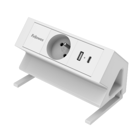 Unité rectangulaire blanche, inclinée à 45°, munie d’une pince réglable pour la fixer à une table. Dotée d’une prise 230V et de ports USB en façade.