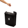 Déchiqueteuse Powershred® H-8Cd coupe croisée__H-8Cd-Shredding.png