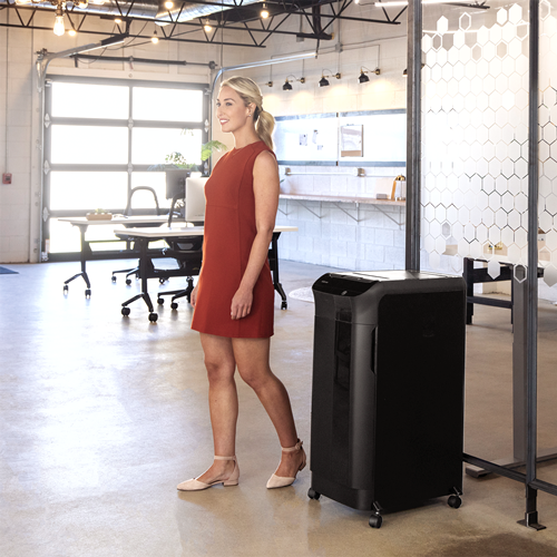 AutoMax™ 600M Micro-Cut Shredder__600M_550C_Lifestyle_2.png