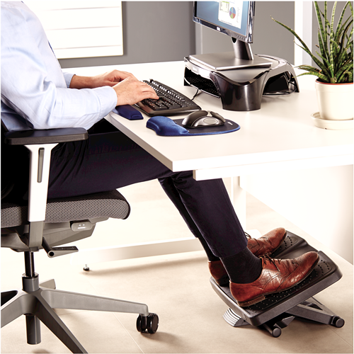 Ultimate Foot Support__8067001_PS_Ultimate_FootSupport_LS_Person_INSET.png