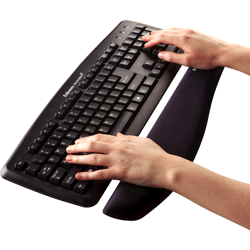 Repose-poignet  PlushTouch™ doté de la technologie FoamFusion™, noir__9252103_PlushTouch_Black_Keyboard_Inuse.png