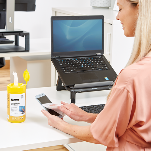 100 screen cleaning wipes