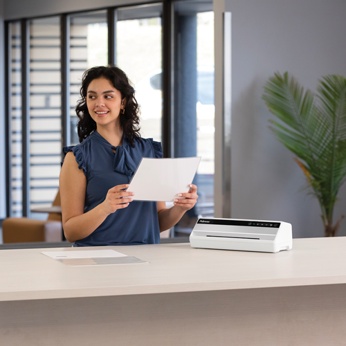 Saturn A4 Small Office Laminator__Saturn_A4_LS_Model_Satisfied_4.png